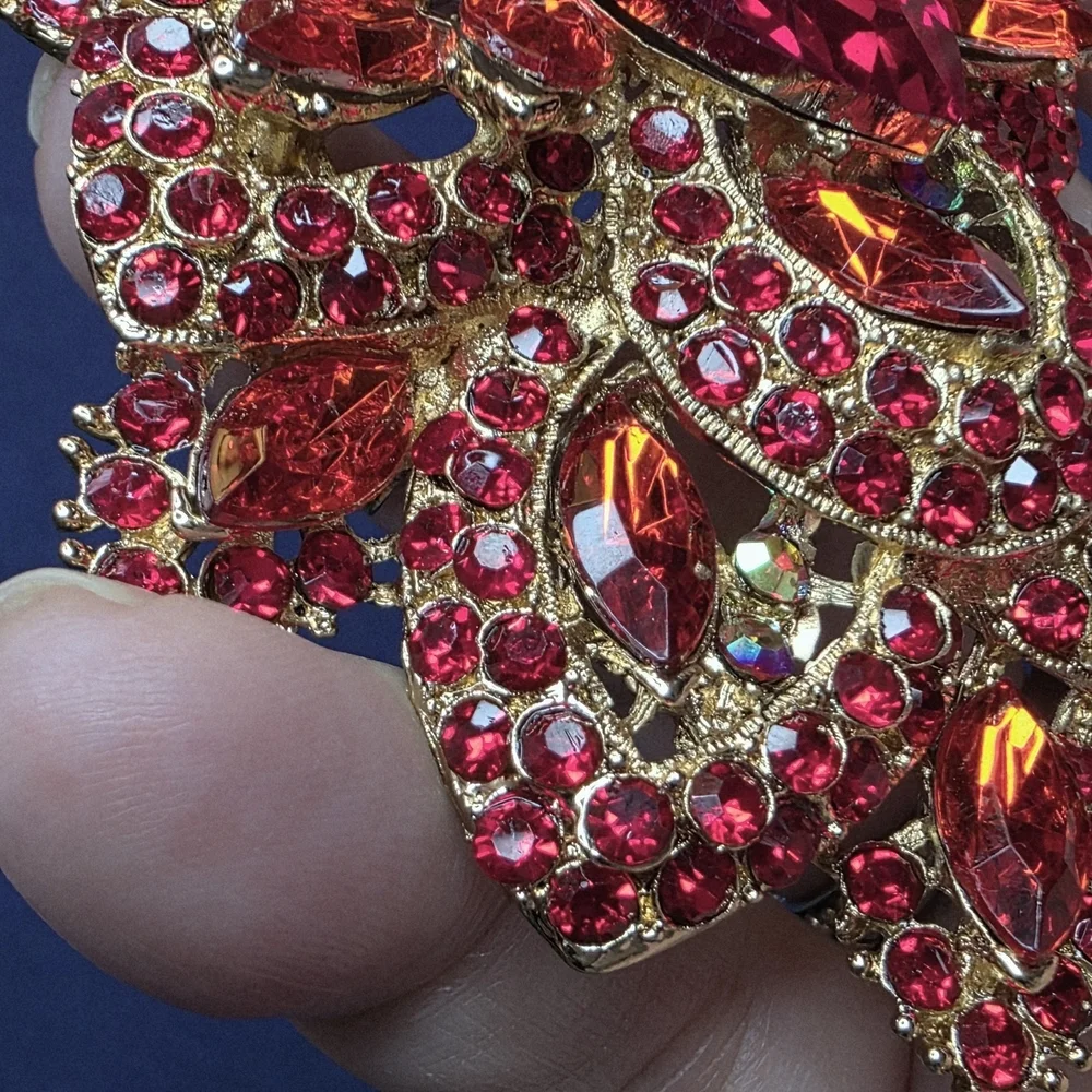 Vintage Style Red Crystal Gold Tone Brooch Pendant Large Statement 541